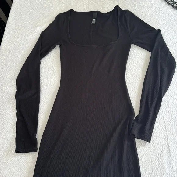 SKIMS Soft Lounge Long Sleeve Dress, Size X-Small, $90 - Picture 6 of 8